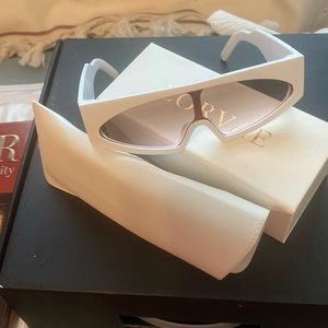 WHITE FASHION SUNGLASSES